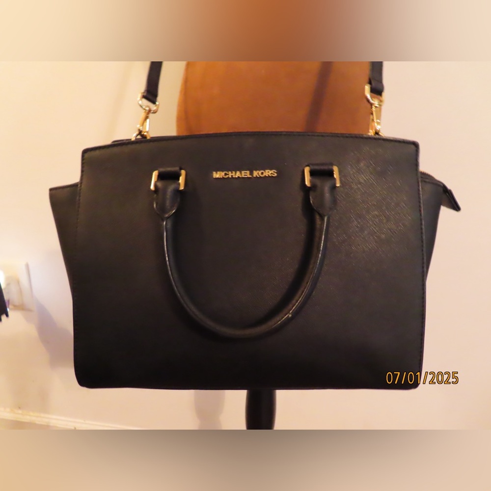 OBRO Michael Kors Selma Satchel with Gold Hardware